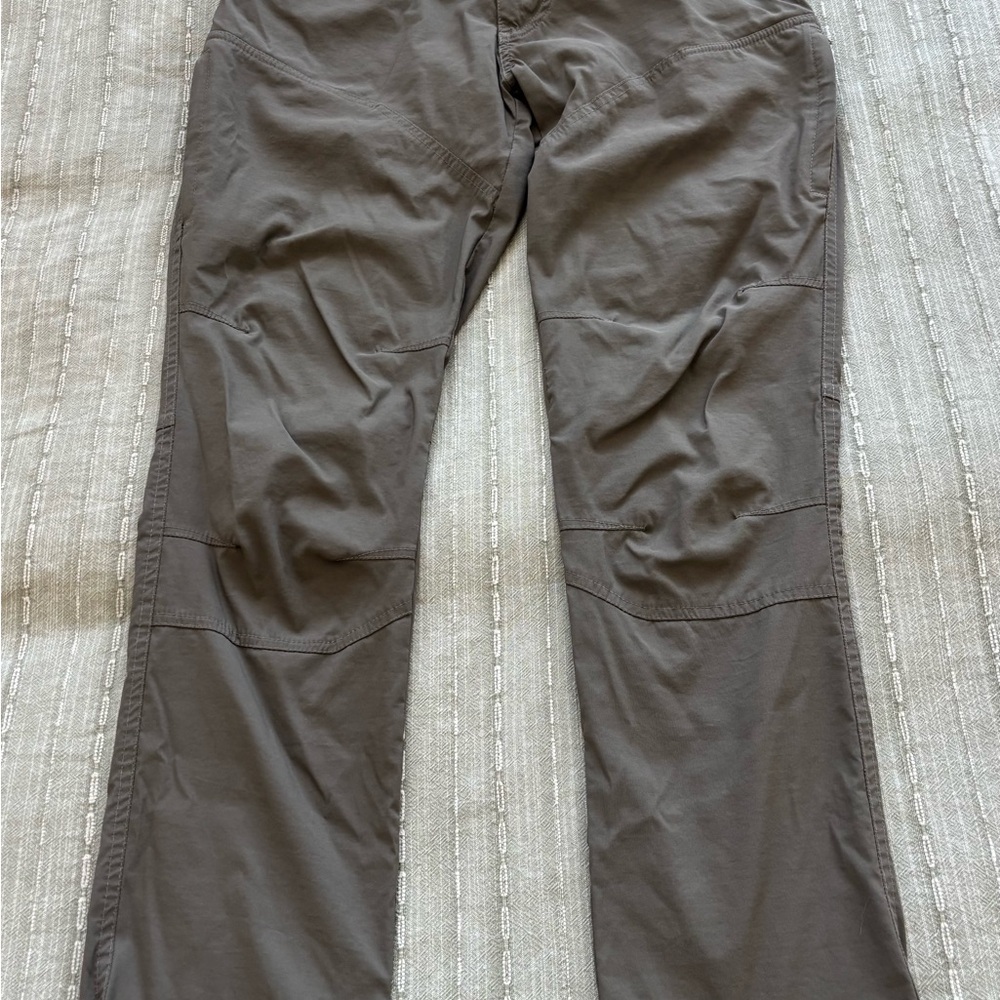 Kuhl Men's Cargo Pants in Dark Gray